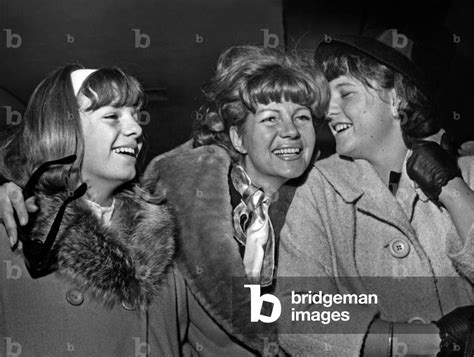 sussanne khan height|rebecca welles rita hayworth daughter.